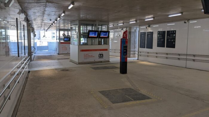 Souterrain d'accès aux voies de la gare de Saint-Denis