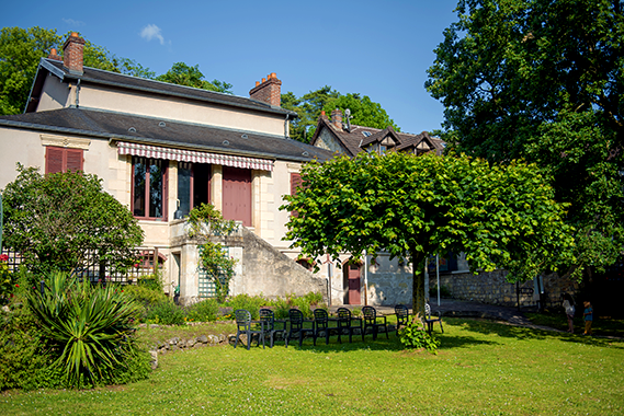 Photo de la maison atelier de Daubigny sous le soleil